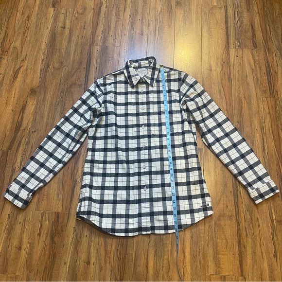 Filson Alaskan Guide Flannel Shacket in Cream/Black Size M - Picture 4 of 16